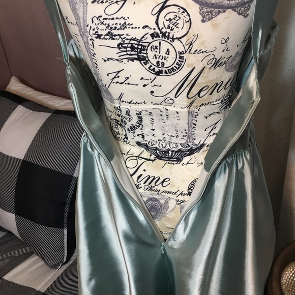 Jessica McClintock - Beautiful mint green jeweled breast formal mini dress - Picture 10 of 13